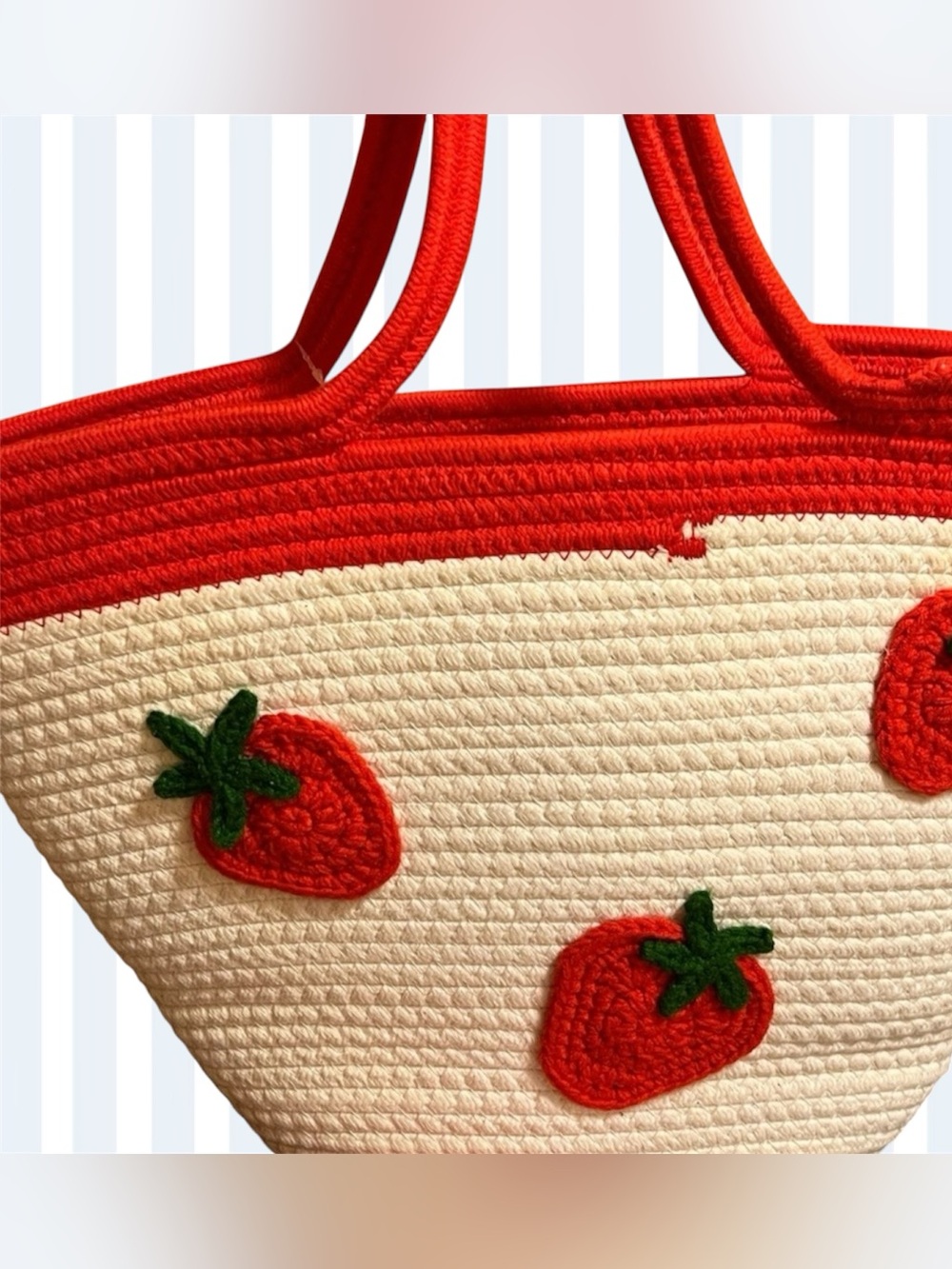 Bundle-Strawberry Tote Bag, Paper Stationery, Coin purse, Hairclips - Picture 2 of 6